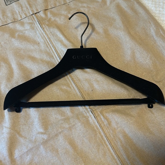 Gucci cloth double snap garment bag with black velvet Gucci hanger - Picture 8 of 8